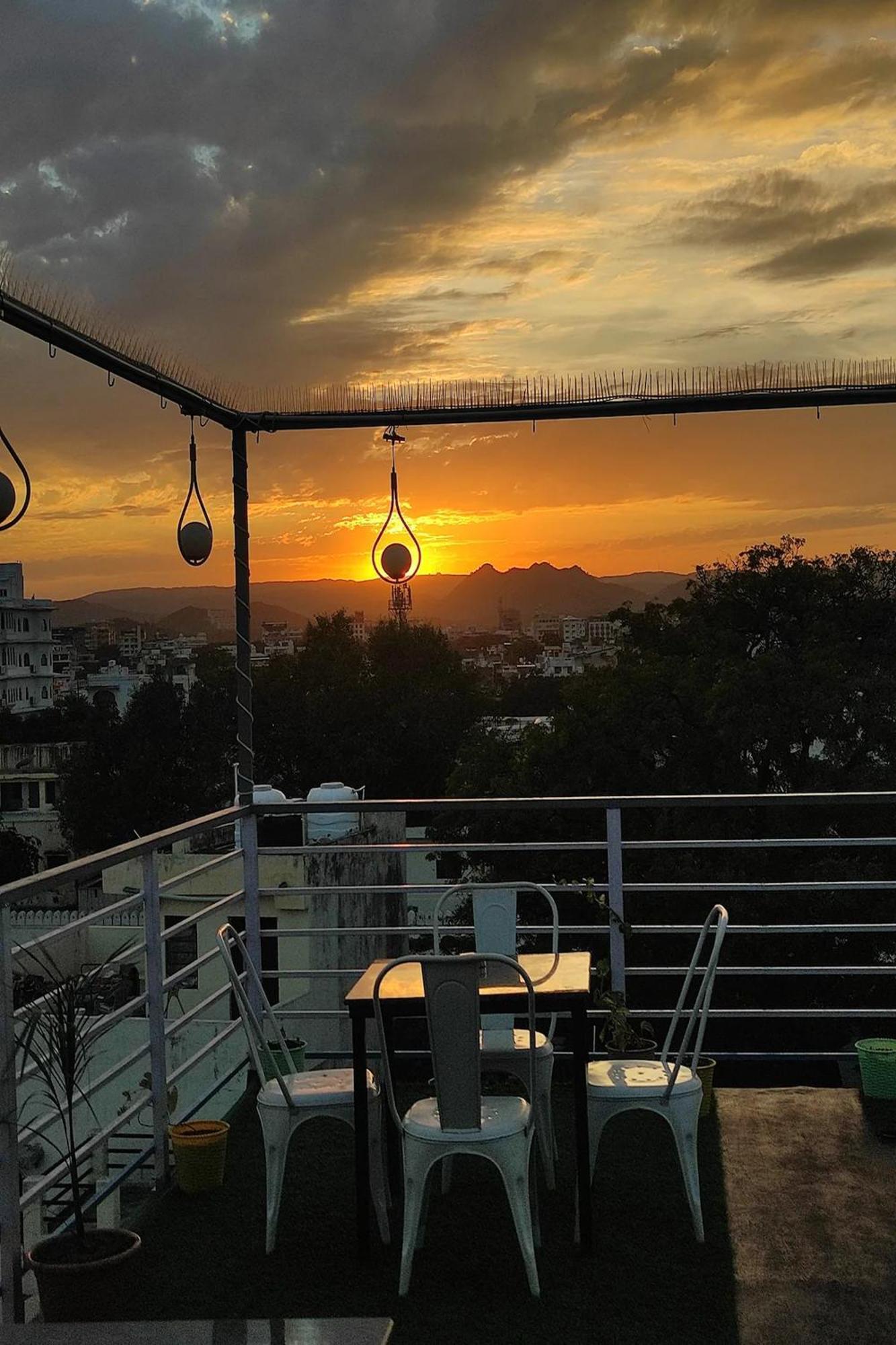 Hotel Lake Bridge Udaipur Luaran gambar